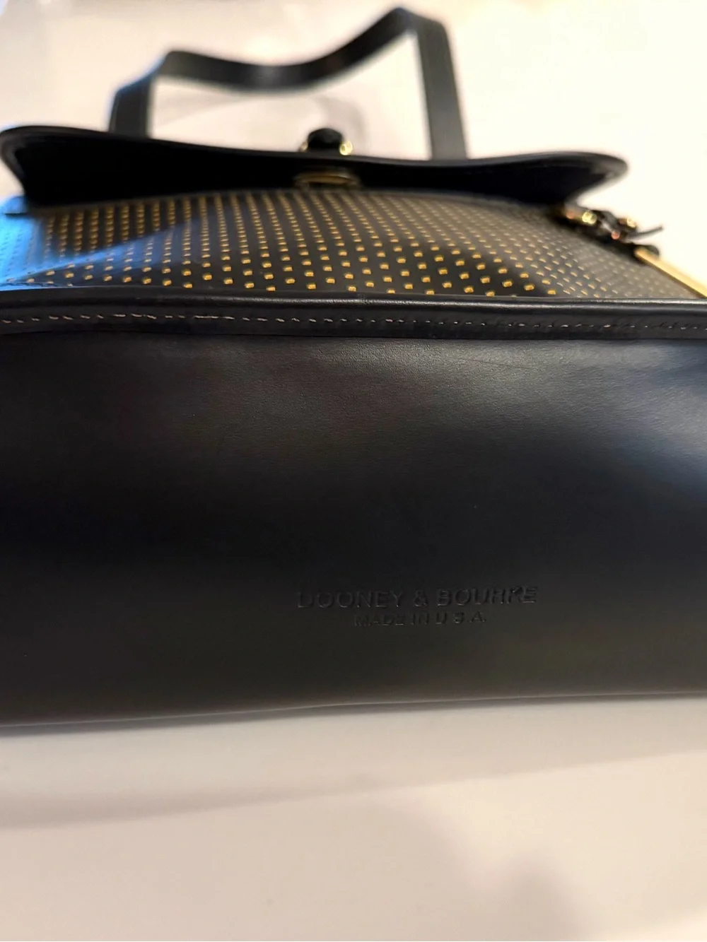 DOONEY & BOURKE•black perforated leather cabriolet vintage shoulder bag - Picture 4 of 14